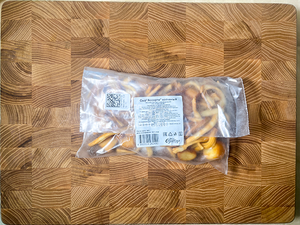 Сыр 150 гр ГОРНЫЙ СЫРОВАР (Ассорти копчёный) в Красноармейске