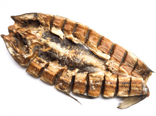 Тарань вяленая (Азовская): Сом (бабочка) холодного копчения